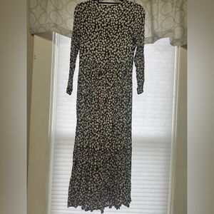 Old Navy Black Long-Sleeve Maxi Dress with Cream Floral Print